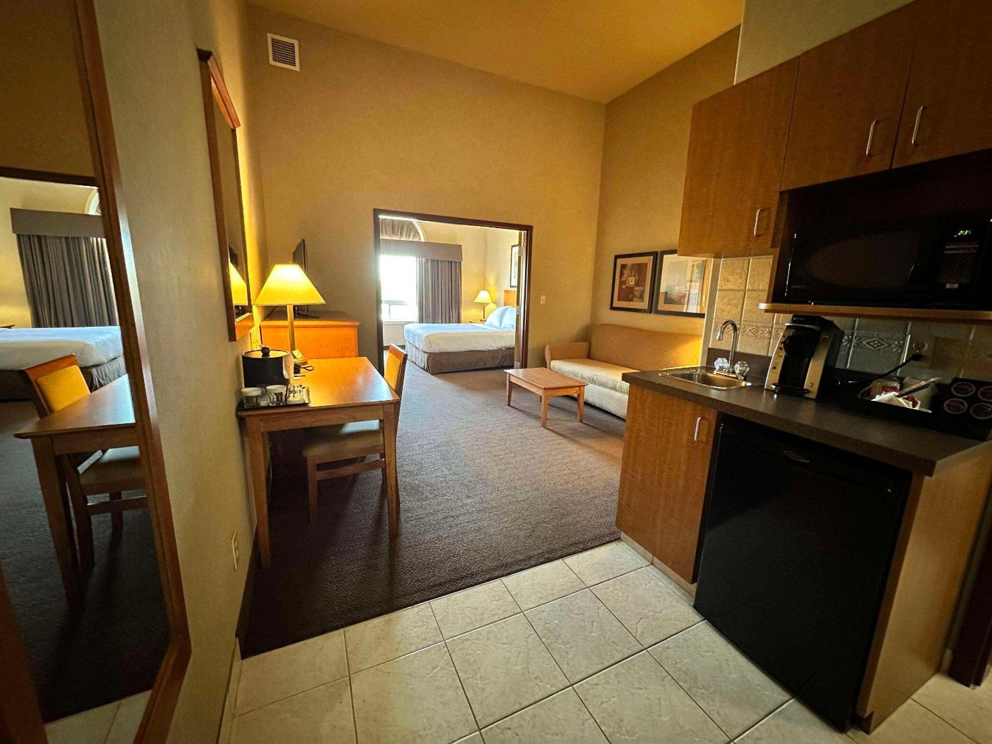 Clarion Pointe Rimbey Exterior foto